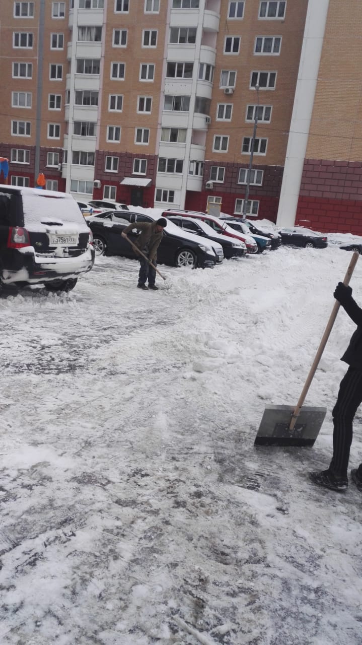 Фотоотчет по уборке придомовых территорий после обильных снегопадов.