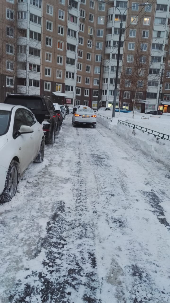 Фотоотчет по уборке придомовых территорий после обильных снегопадов.